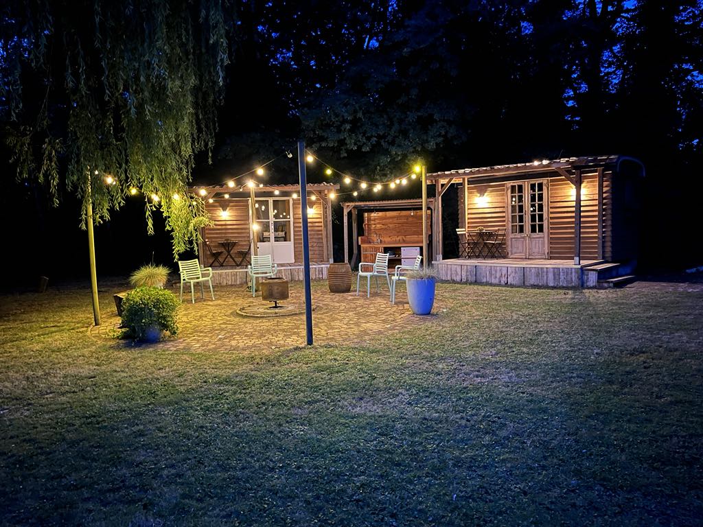 pipowagens tuin avond